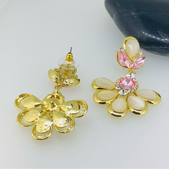 Pink Ivory Gold Clutter Teardrop Earrings - Picture 9 of 10